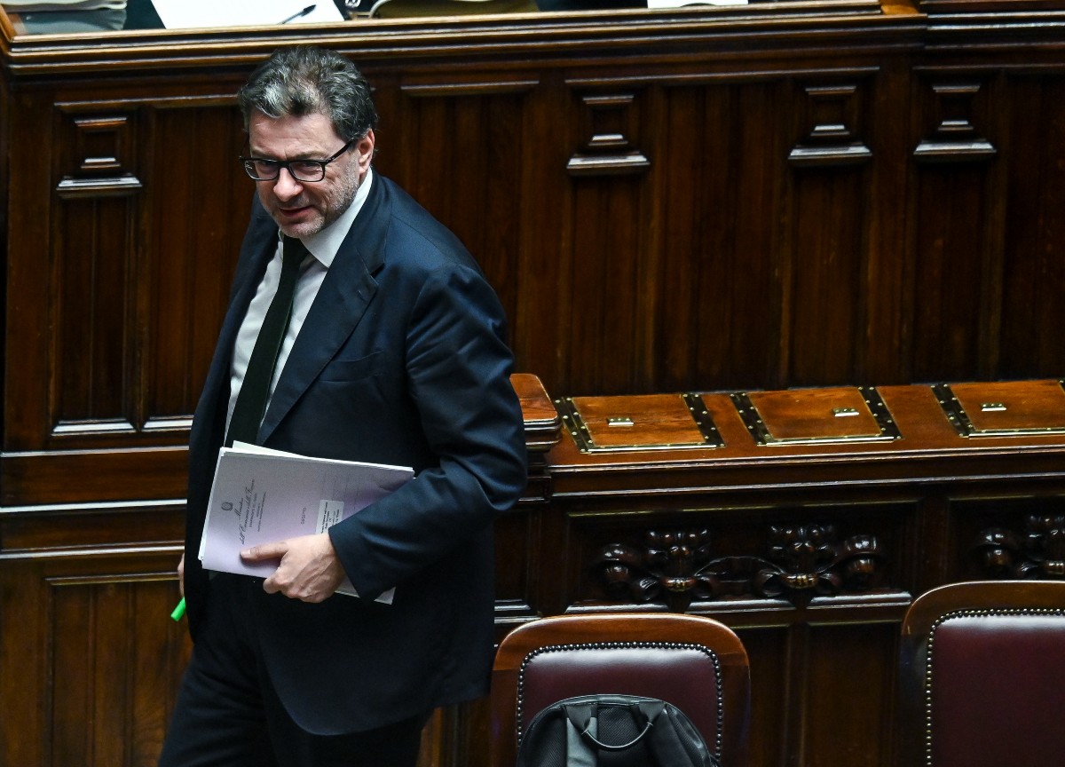 Milleproroghe, caos balneari: i dubbi di Mattarella sull’ennesimo rinvio Milleproroghe, caos balneari: i dubbi di Mattarella sull’ennesimo rinvio