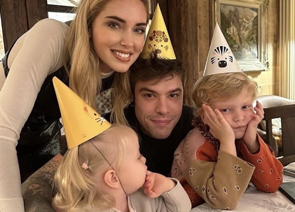 Ferragnez in crisi? Colpa dell’ego! Fedez aveva già baciato Rosa Chemical Ferragnez in crisi? Colpa dell’ego! Fedez aveva già baciato Rosa Chemical