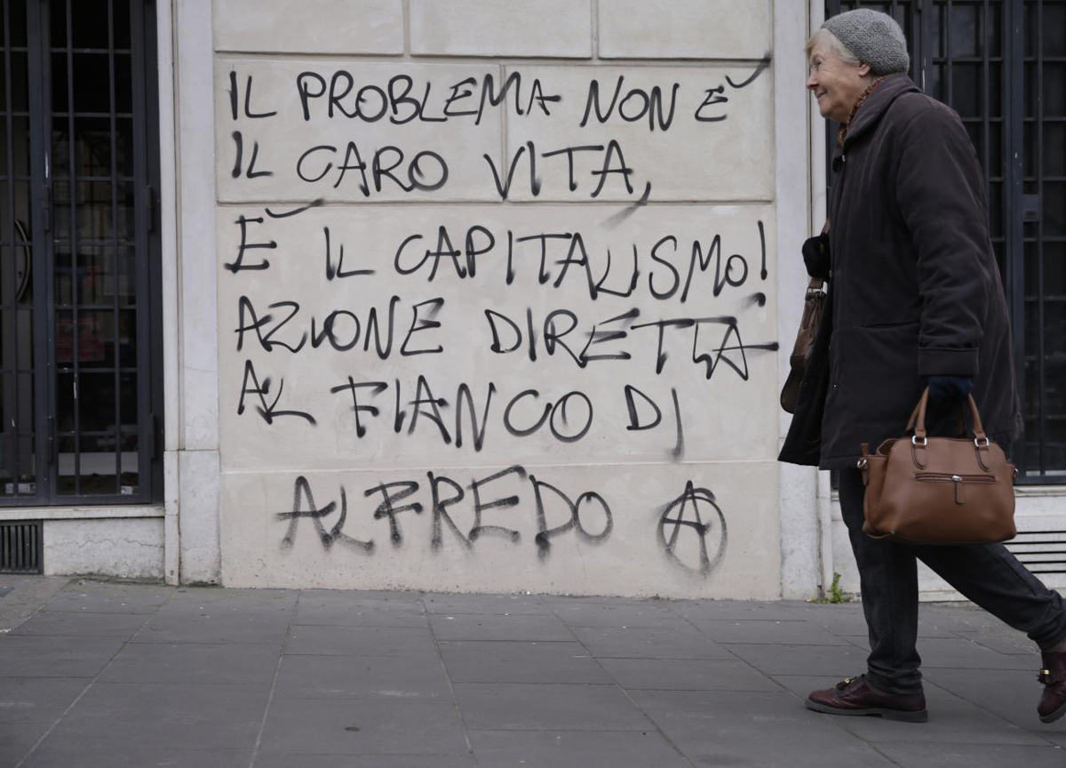 Anarchici in pizza, l’assedio a Roma: sabato 3 manifestazioni per Cospito