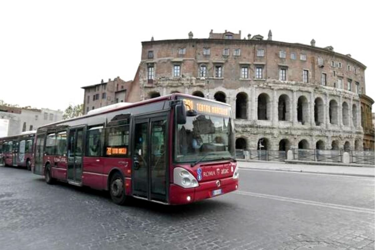 Roma, sciopero dei trasporti: il flop del mattino. Solo riduzione delle corse Roma, sciopero dei trasporti: il flop del mattino. Solo riduzione delle corse