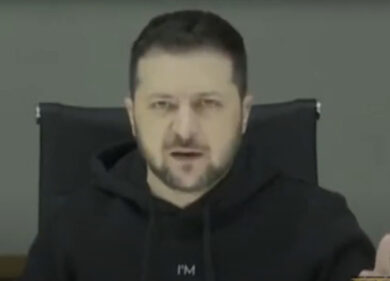 Zelensky al Festival del cinema di Berlino: “Putin vuole ricostruire il muro”