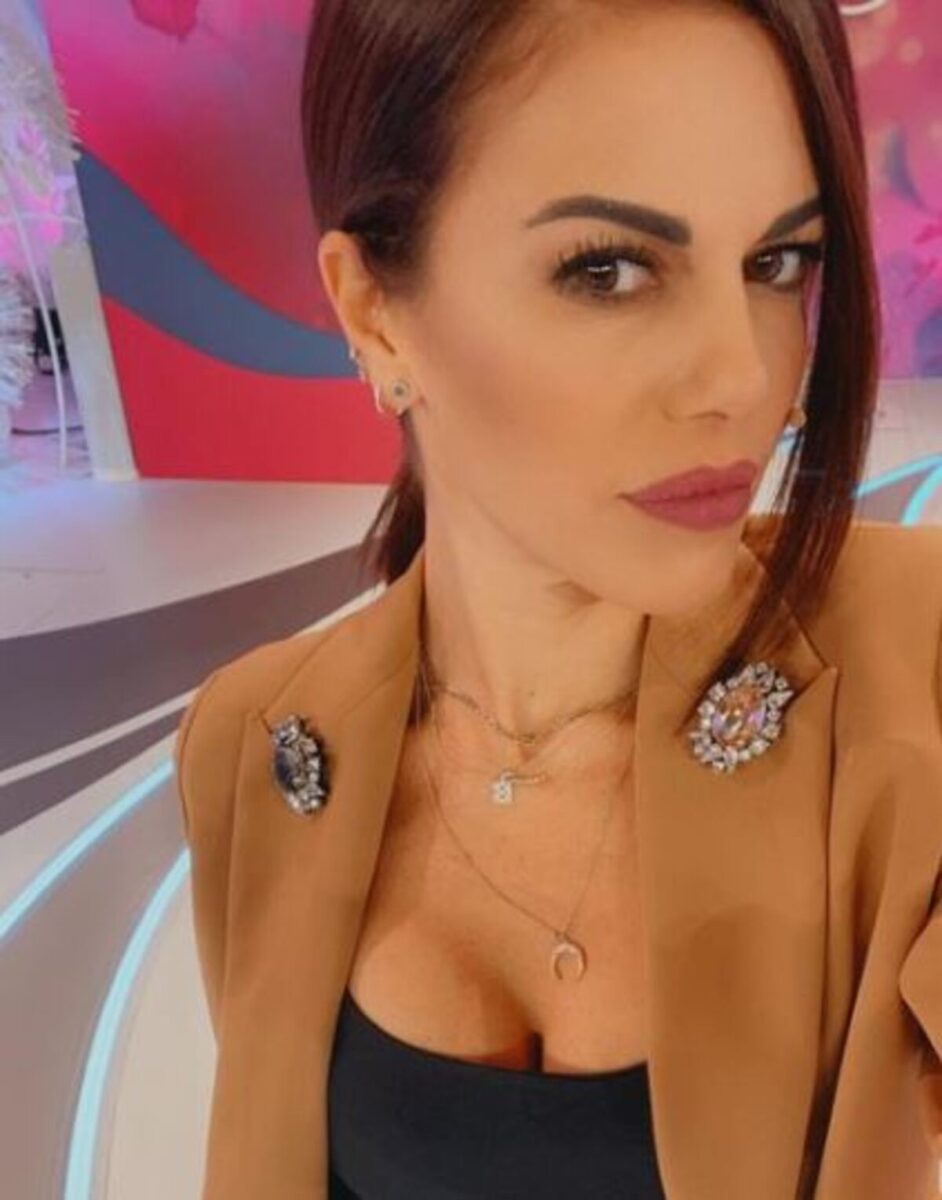 Bianca Guaccero come non l’avete mai vista, la foto in topless stupisce i fan. E il tatuaggio nascosto…