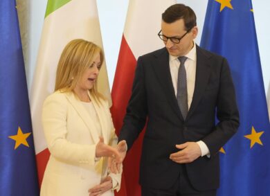 Meloni incontra il premier polacco a Varsavia: “Kiev conti su nostro sostegno”