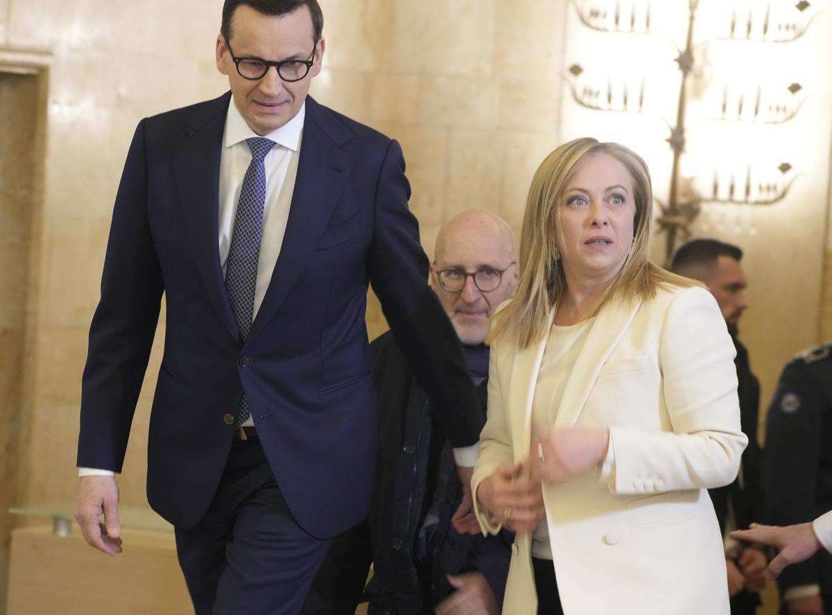 Meloni incontra il premier polacco a Varsavia: “Kiev conti su nostro sostegno” Meloni incontra il premier polacco a Varsavia: “Kiev conti su nostro sostegno”