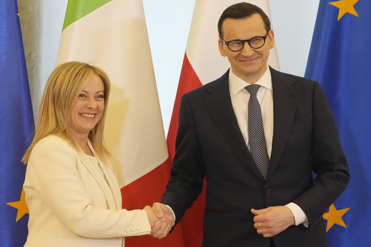 Meloni incontra il premier polacco a Varsavia: “Kiev conti su nostro sostegno” Meloni incontra il premier polacco a Varsavia: “Kiev conti su nostro sostegno”
