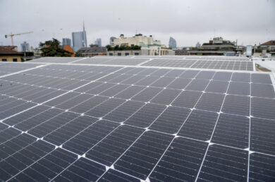 Sala vuole installare 60mila metri quadrati di pannelli fotovoltaici a Milano