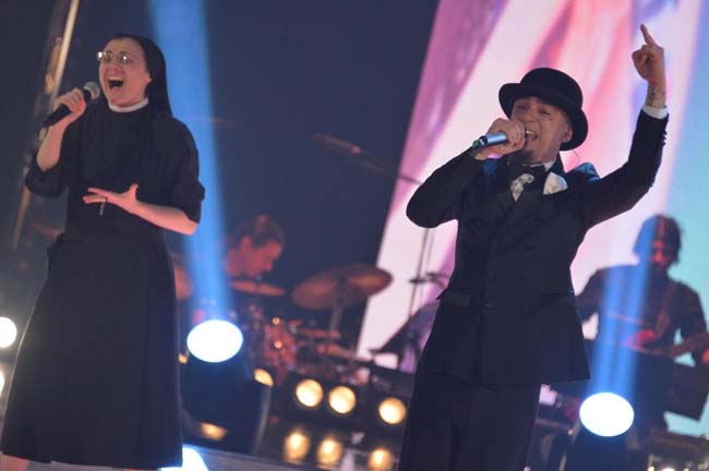 Cristina Scuccia, l’ex suora dopo il convento sbarca all'”Isola dei Famosi” Cristina Scuccia, l’ex suora dopo il convento sbarca all'”Isola dei Famosi”