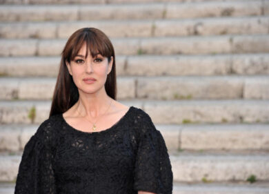 Monica Bellucci e Tim la nuova coppia. “È un colpo di fulmine” per i francesi