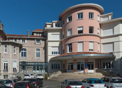 Francia, professoressa uccisa a coltellate da uno studente; fermato il 16enne