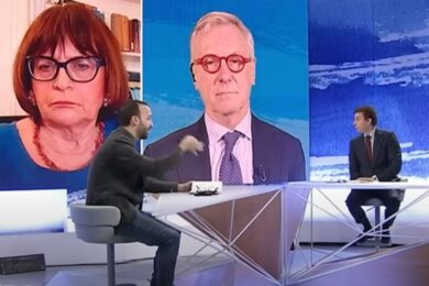 Berlusconi, rissa tv tra Cerasa e Barbacetto a In Onda. “Una vergogna…”