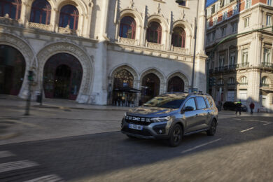 La versatile Dacia Jogger ora è anche ibrida