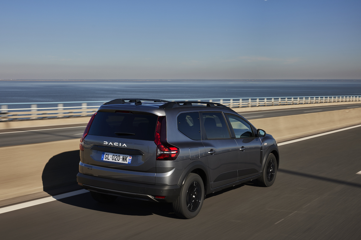La versatile Dacia Jogger ora è anche ibrida La versatile Dacia Jogger ora è anche ibrida