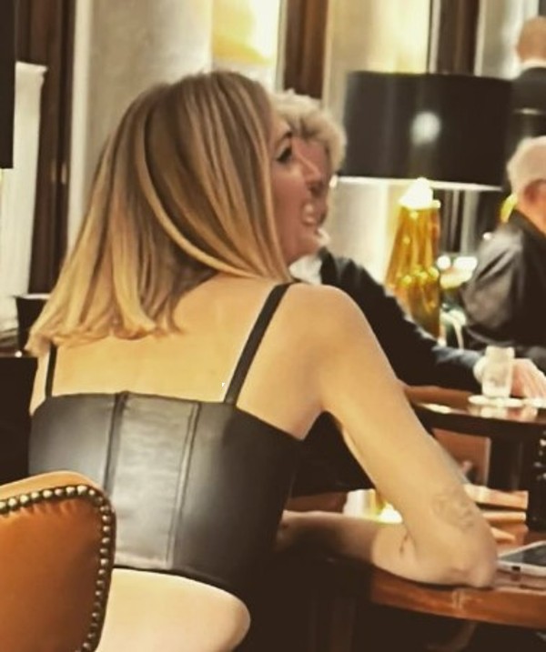 Chiara Ferragni e Fedez pace fatta? Ecco la coppia paparazzata a cena fuori Chiara Ferragni e Fedez pace fatta? Ecco la coppia paparazzata a cena fuori