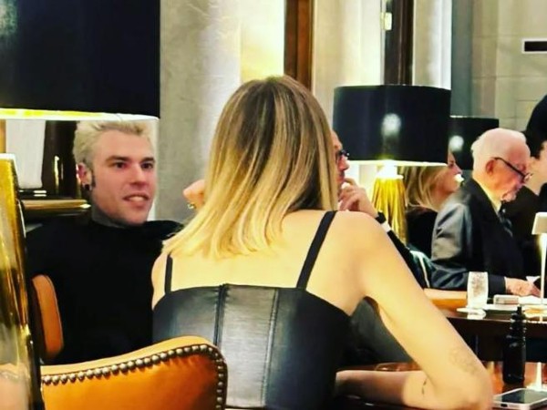 Chiara Ferragni e Fedez pace fatta? Ecco la coppia paparazzata a cena fuori Chiara Ferragni e Fedez pace fatta? Ecco la coppia paparazzata a cena fuori