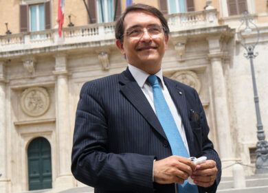 Agcom, approvato regolamento sulla tutela dei diritti della persona