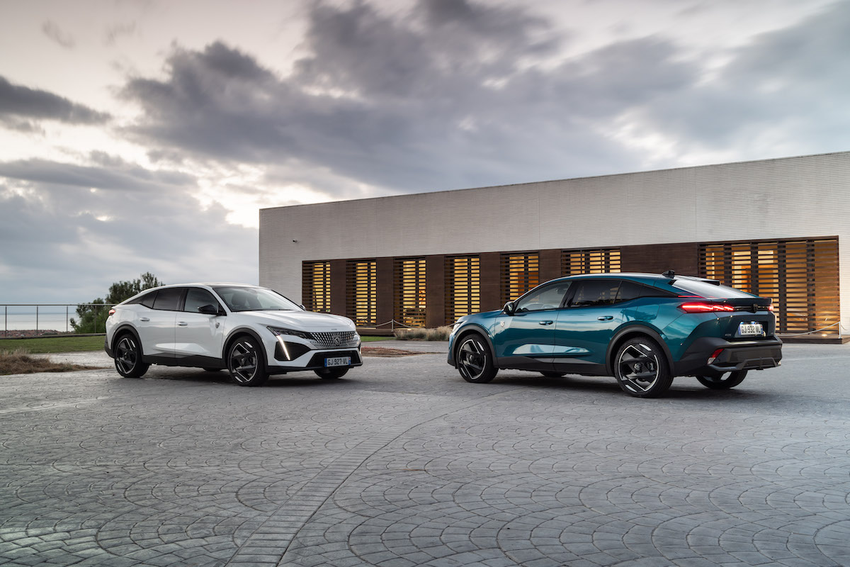 Peugeot, countdown per il debutto della nuova 408