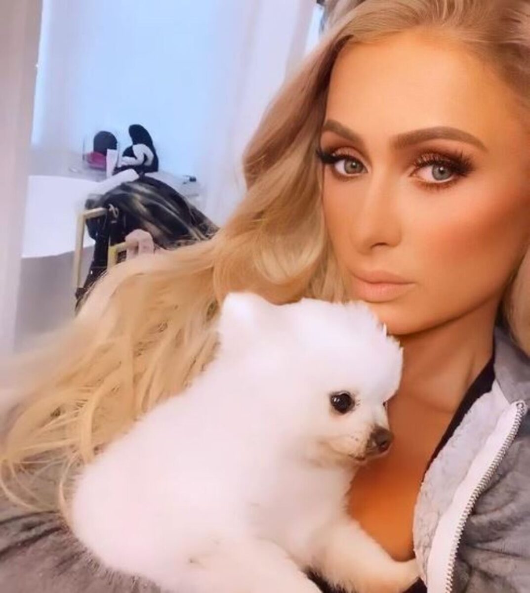 Paris Hilton presenta il figlio sui social. Ecco come si chiama