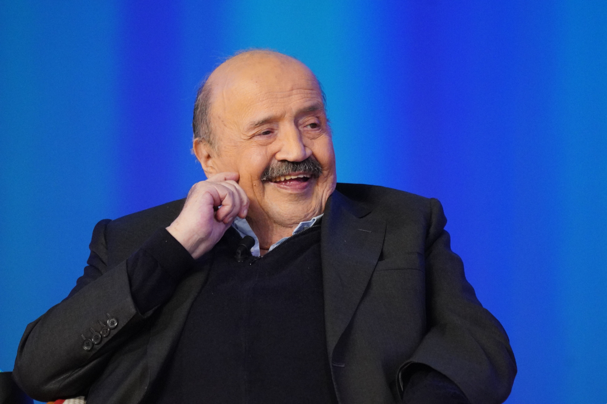 Super attici, mega ville e diritti d’autore. Ecco quanto lascia in eredità Maurizio Costanzo a Maria De Filippi e ai figli Super attici, mega ville e diritti d’autore. Ecco quanto lascia in eredità Maurizio Costanzo a Maria De Filippi e ai figli