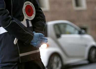 Roma: sosta selvaggia, tolleranza zero. “I vigili non ci sono”, denuncia Sulpl