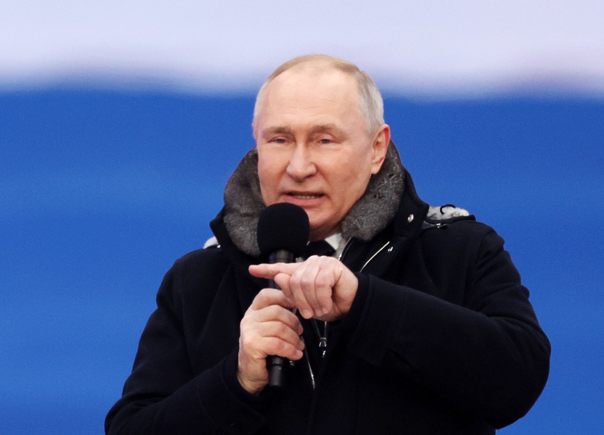 Putin dichiara la guerra del petrolio: stop alle forniture russe alla Polonia Putin dichiara la guerra del petrolio: stop alle forniture russe alla Polonia