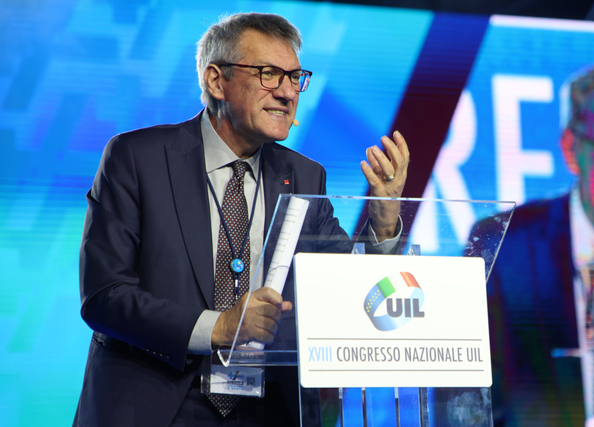 Cigl, Landini: “La settimana lavorativa deve essere di 4 giorni. Più dignità” Cigl, Landini: “La settimana lavorativa deve essere di 4 giorni. Più dignità”