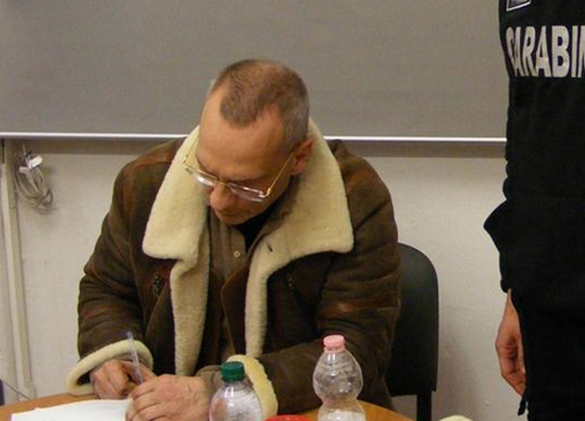 Mafia: “Quello non era il covo di Riina. Il boss teneva i pizzini in macchina”