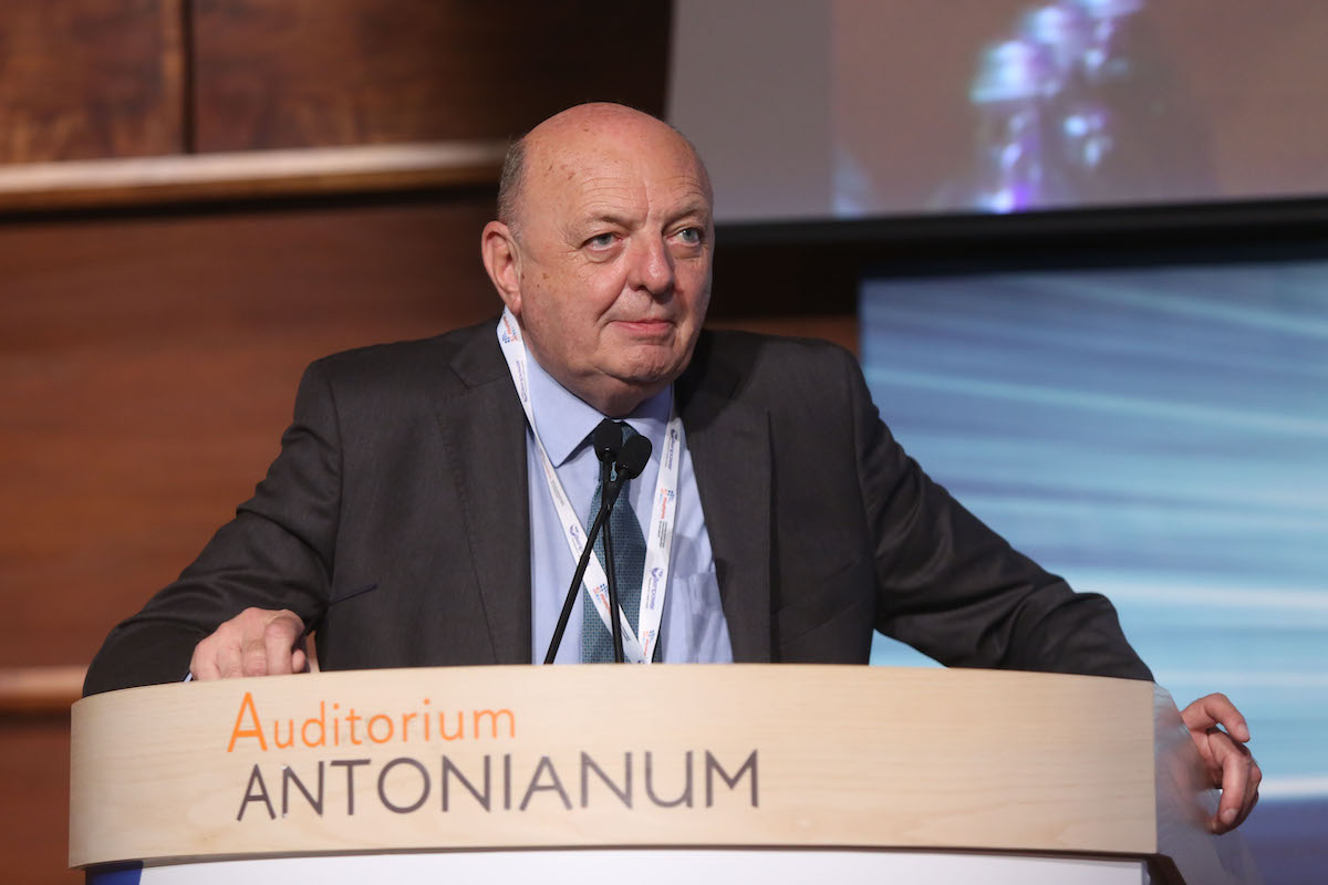 Auto, l’Italia voterà contro lo stop ai motori termici dal 2035 Auto, l’Italia voterà contro lo stop ai motori termici dal 2035