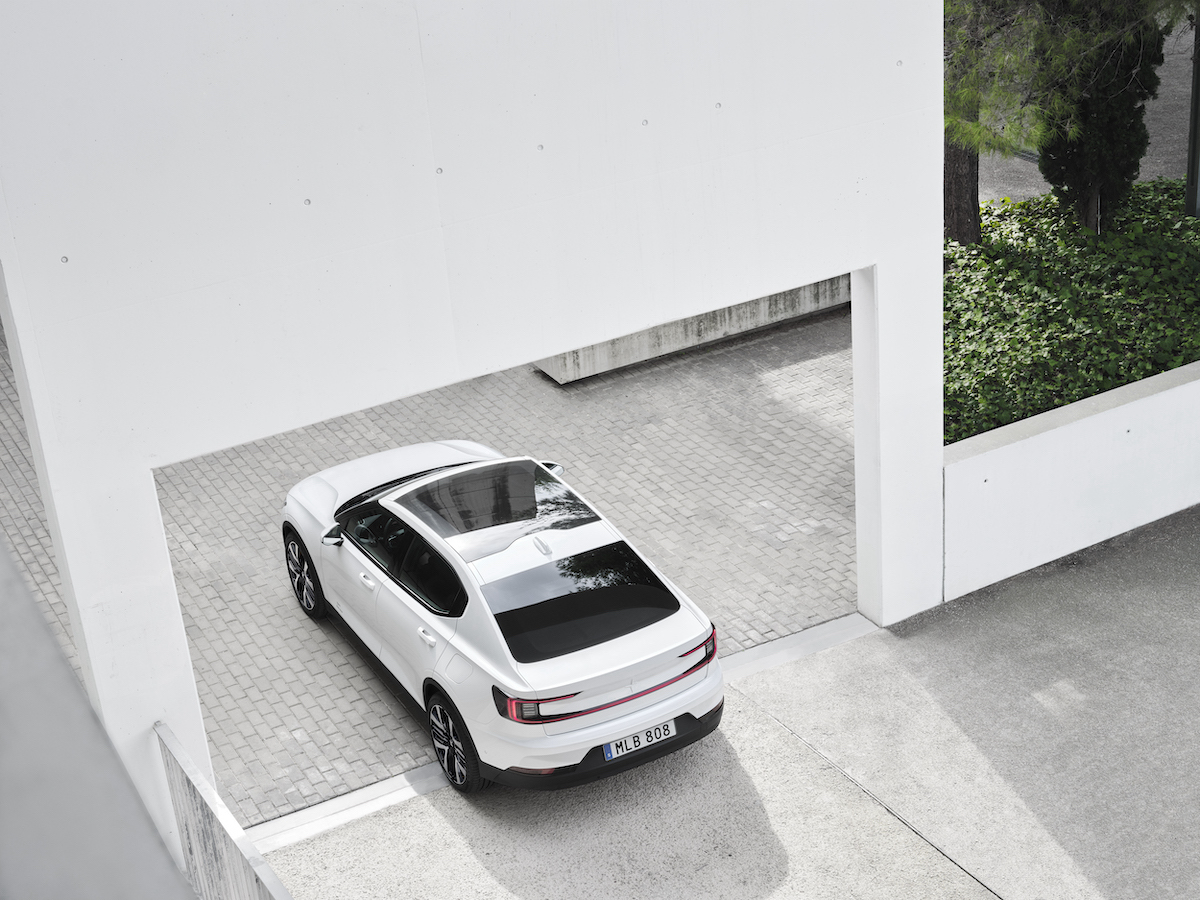 Nuova Polestar 2, un concentrato di potenza e sostenibilità Nuova Polestar 2, un concentrato di potenza e sostenibilità