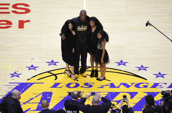 Kobe Bryant, alla moglie e alla figlia risarcimento da 30mln per le foto choc