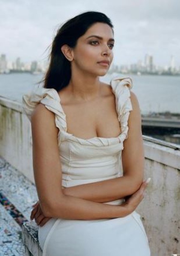 Deepika Padukone nuova global brand ambassador di Qatar Airways Deepika Padukone nuova global brand ambassador di Qatar Airways