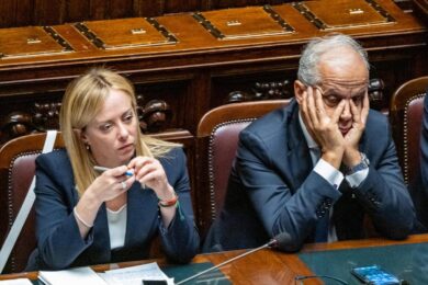 La squadra-governo perde punti, l’allenatore-premier faccia dei cambiamenti