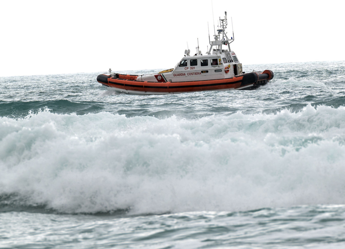 Strage migranti, le frasi choc del gip: “Viaggi esotici alla volta di Crotone”