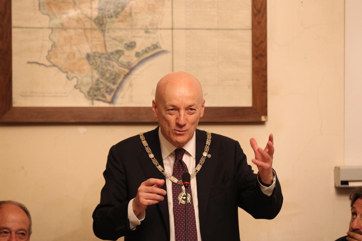 Fratelli massoni: il Grande Oriente d’Italia tra le obbedienze internazionali Fratelli massoni: il Grande Oriente d’Italia tra le obbedienze internazionali