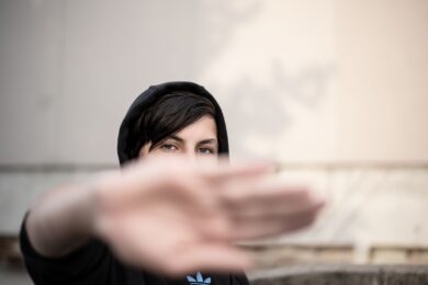 L’isolamento degli adolescenti italiani. Sono 54mila: è allarme Hikikomori