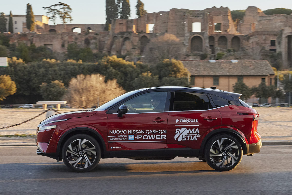 Nissan corre la quarantottesima edizione della mezza maratona RomaOstia Nissan corre la quarantottesima edizione della mezza maratona RomaOstia