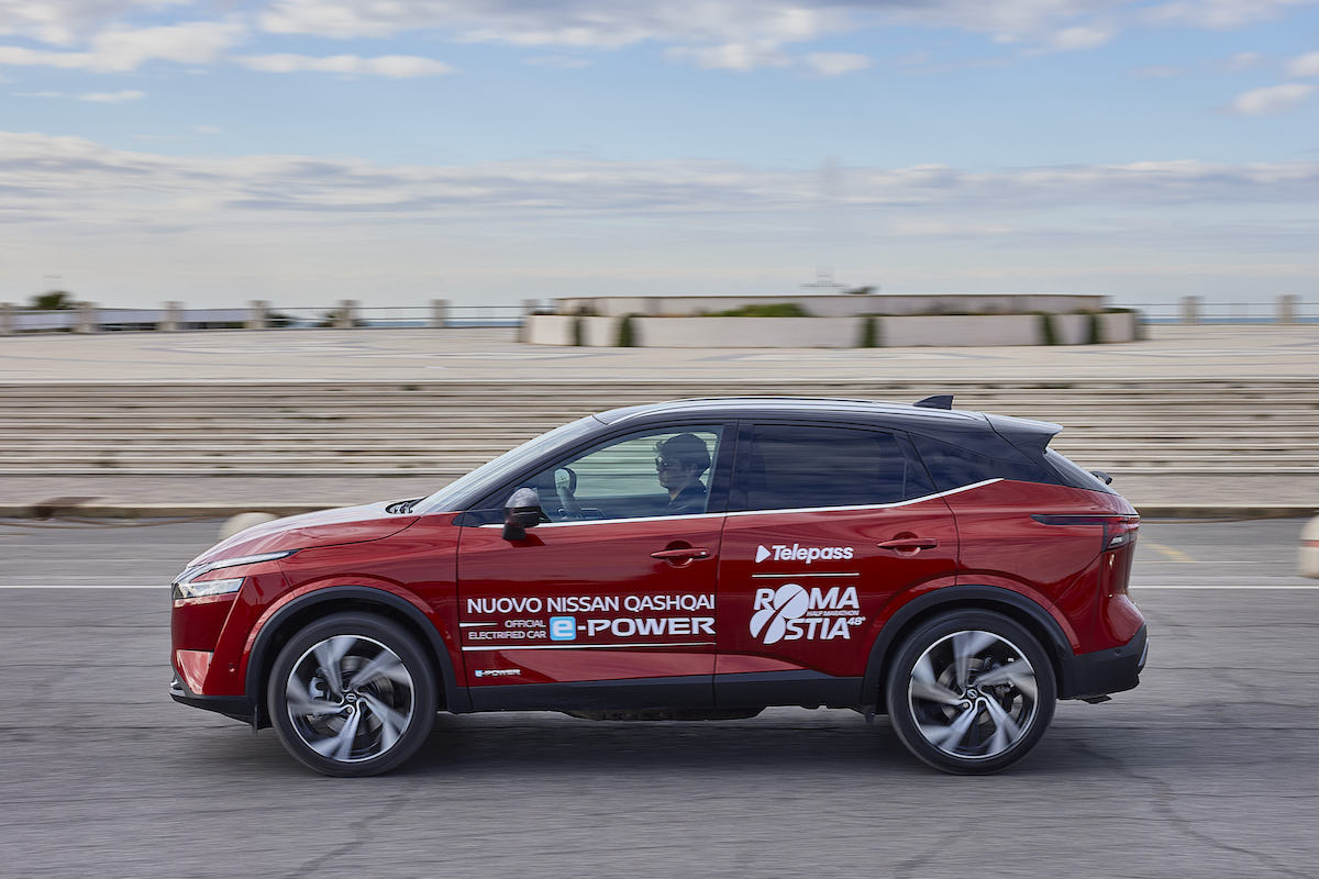 Nissan corre la quarantottesima edizione della mezza maratona RomaOstia Nissan corre la quarantottesima edizione della mezza maratona RomaOstia