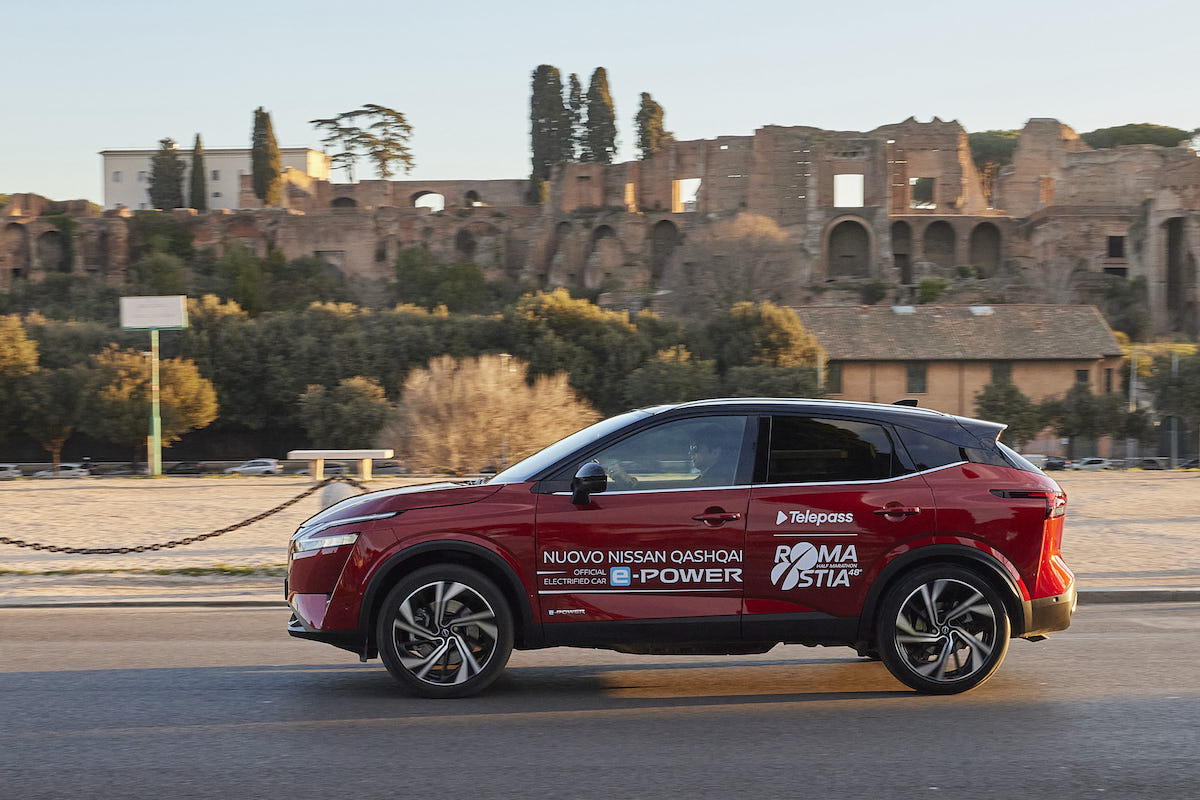 Nissan corre la quarantottesima edizione della mezza maratona RomaOstia Nissan corre la quarantottesima edizione della mezza maratona RomaOstia
