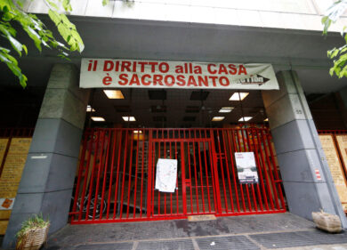 Roma, il Comune compra immobili occupati: su Spin Time e Maam FdI alla guerra