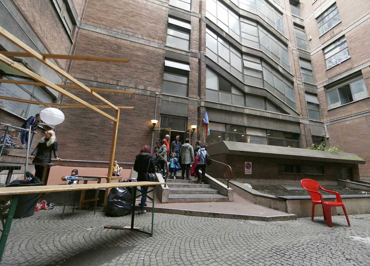 Roma, il Comune compra immobili occupati: su Spin Time e Maam FdI alla guerra