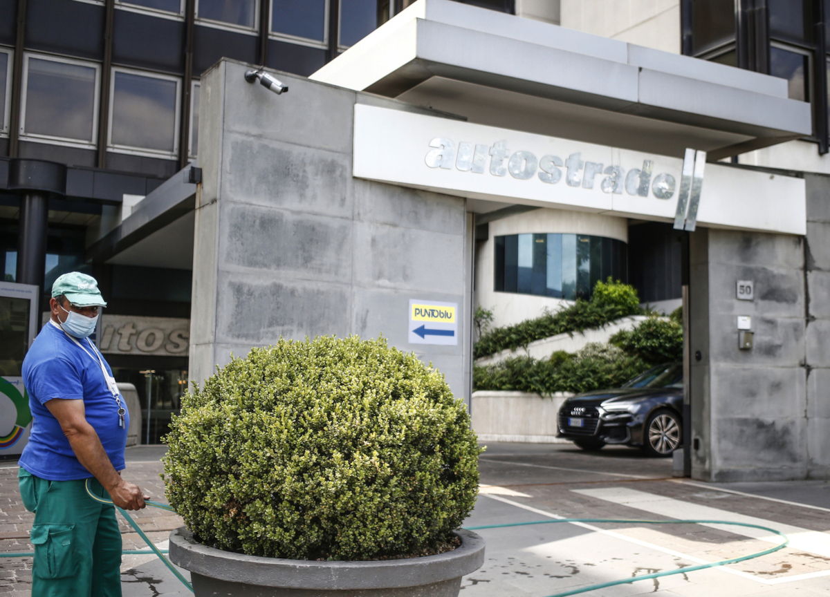 GdF: “Così nel 2017 i Benetton si son spartiti 2,6 miliardi”. Il dossier GdF: “Così nel 2017 i Benetton si son spartiti 2,6 miliardi”. Il dossier