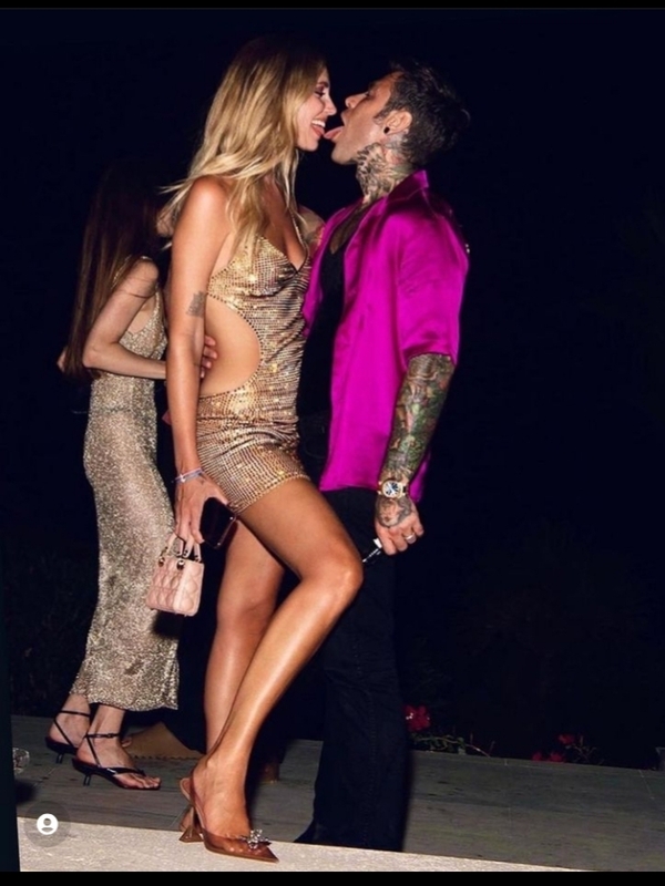 “La Ferragni vuole divorziare da Fedez”. La rivelazione bomba di Corona “La Ferragni vuole divorziare da Fedez”. La rivelazione bomba di Corona