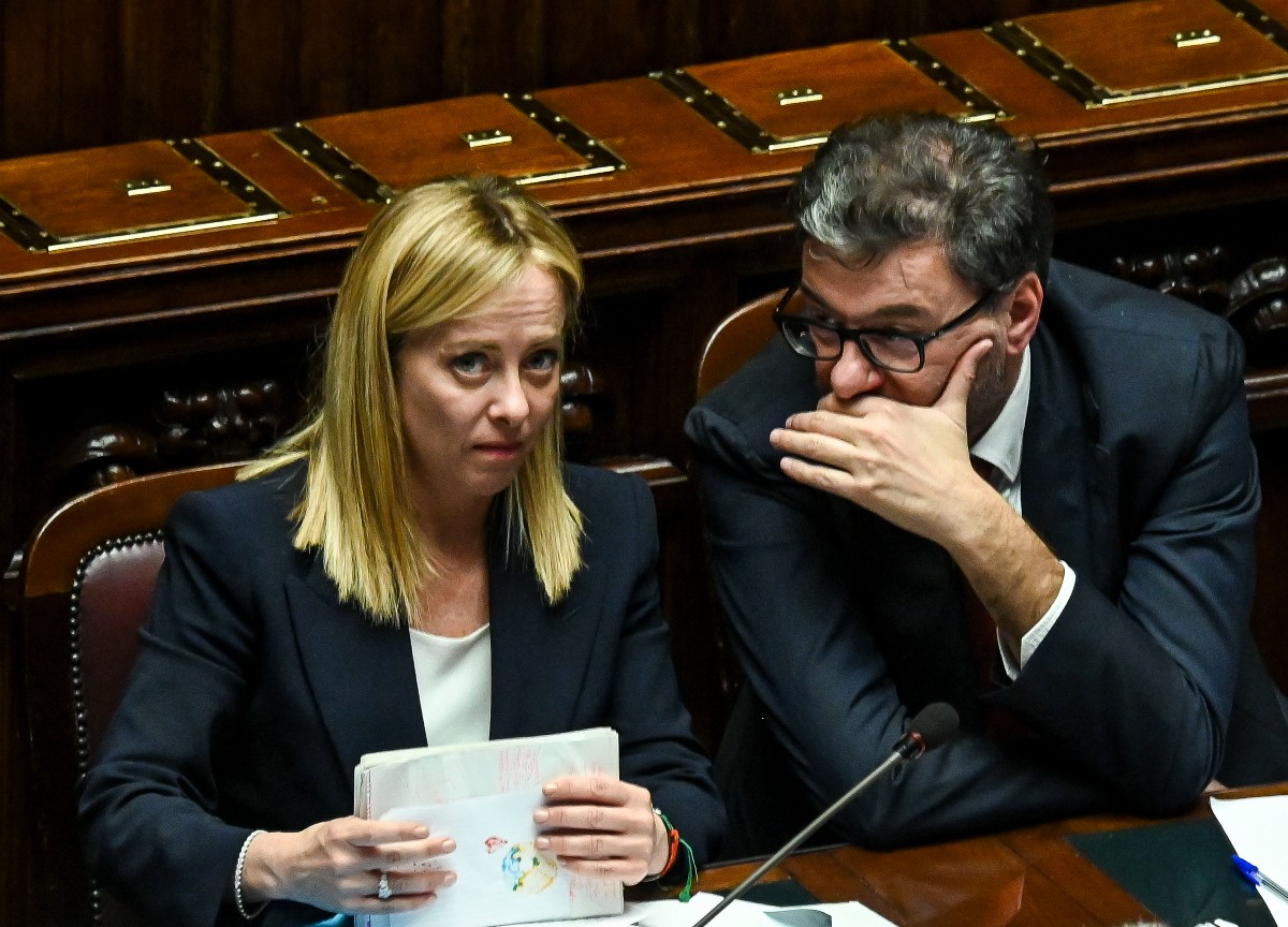 Rete Tim, la cordata Kkr-Cdp traballa. Dubbi del Mef, trattativa bloccata Rete Tim, la cordata Kkr-Cdp traballa. Dubbi del Mef, trattativa bloccata