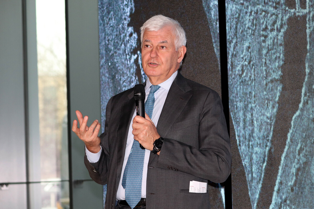 Milano, inaugurata la mostra “Looking Beyond. Guardare oltre”