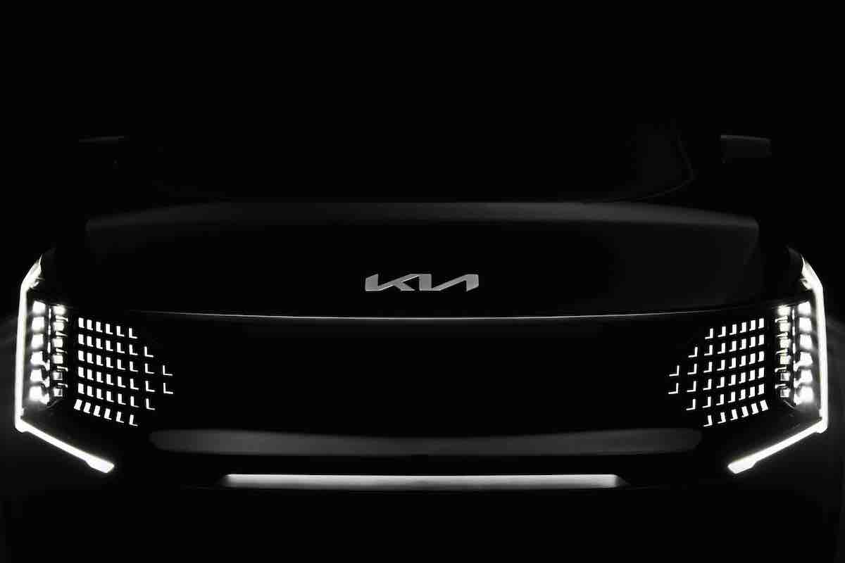Kia svela le forme distintive di EV9 Kia svela le forme distintive di EV9