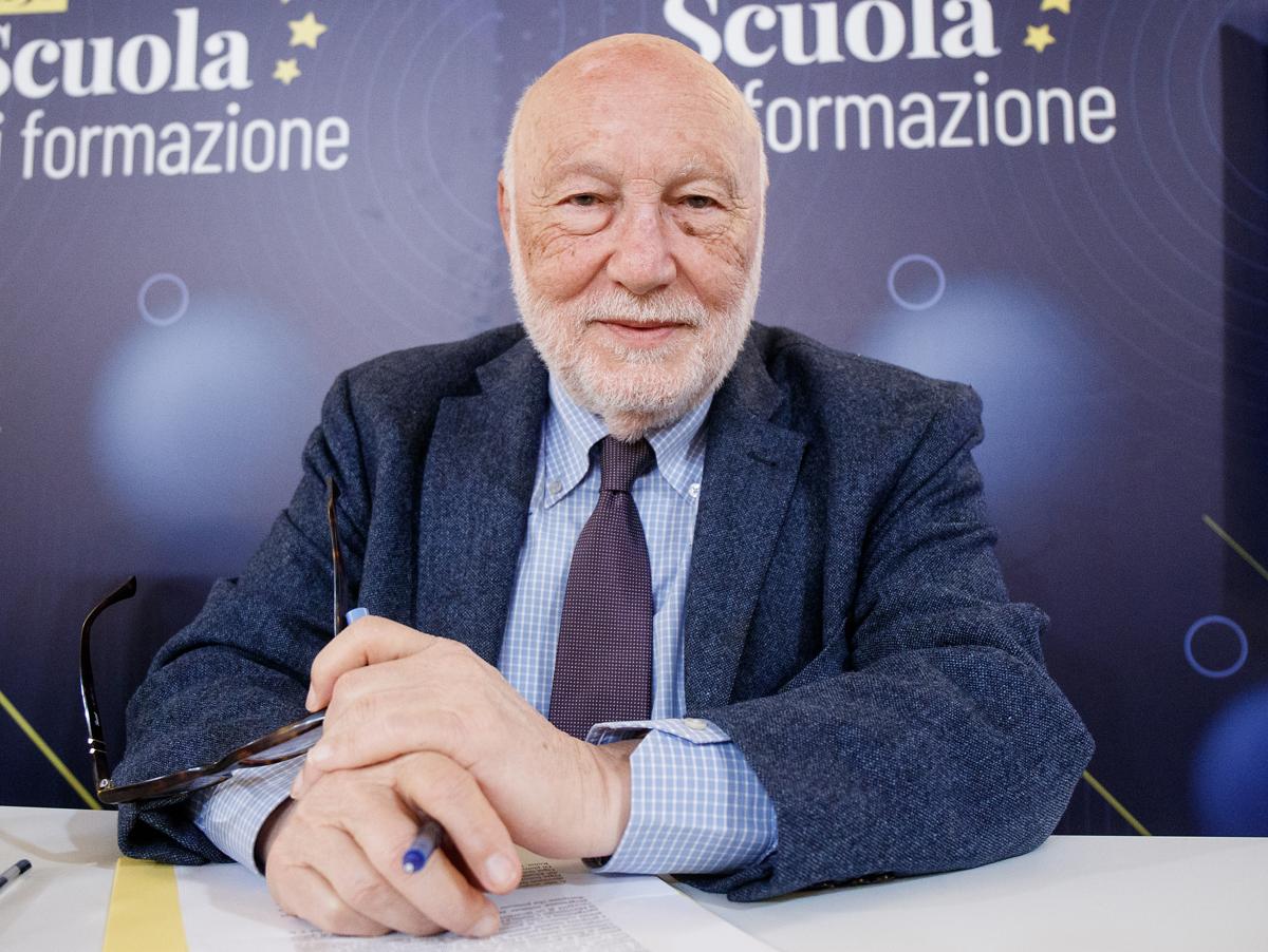 De Masi: “Schlein? Lontana anni luce da Berlinguer. Praterie per Conte e i 5s”