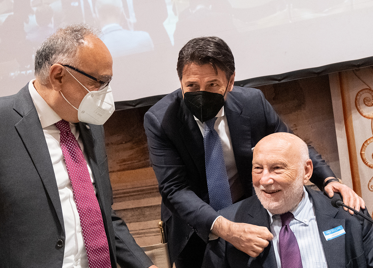 De Masi: “Schlein? Lontana anni luce da Berlinguer. Praterie per Conte e i 5s”