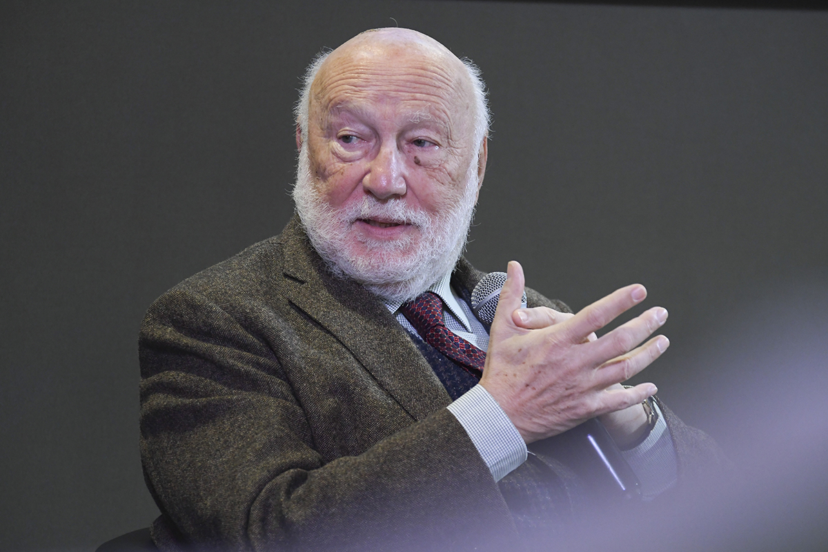 De Masi: “Schlein? Lontana anni luce da Berlinguer. Praterie per Conte e i 5s”