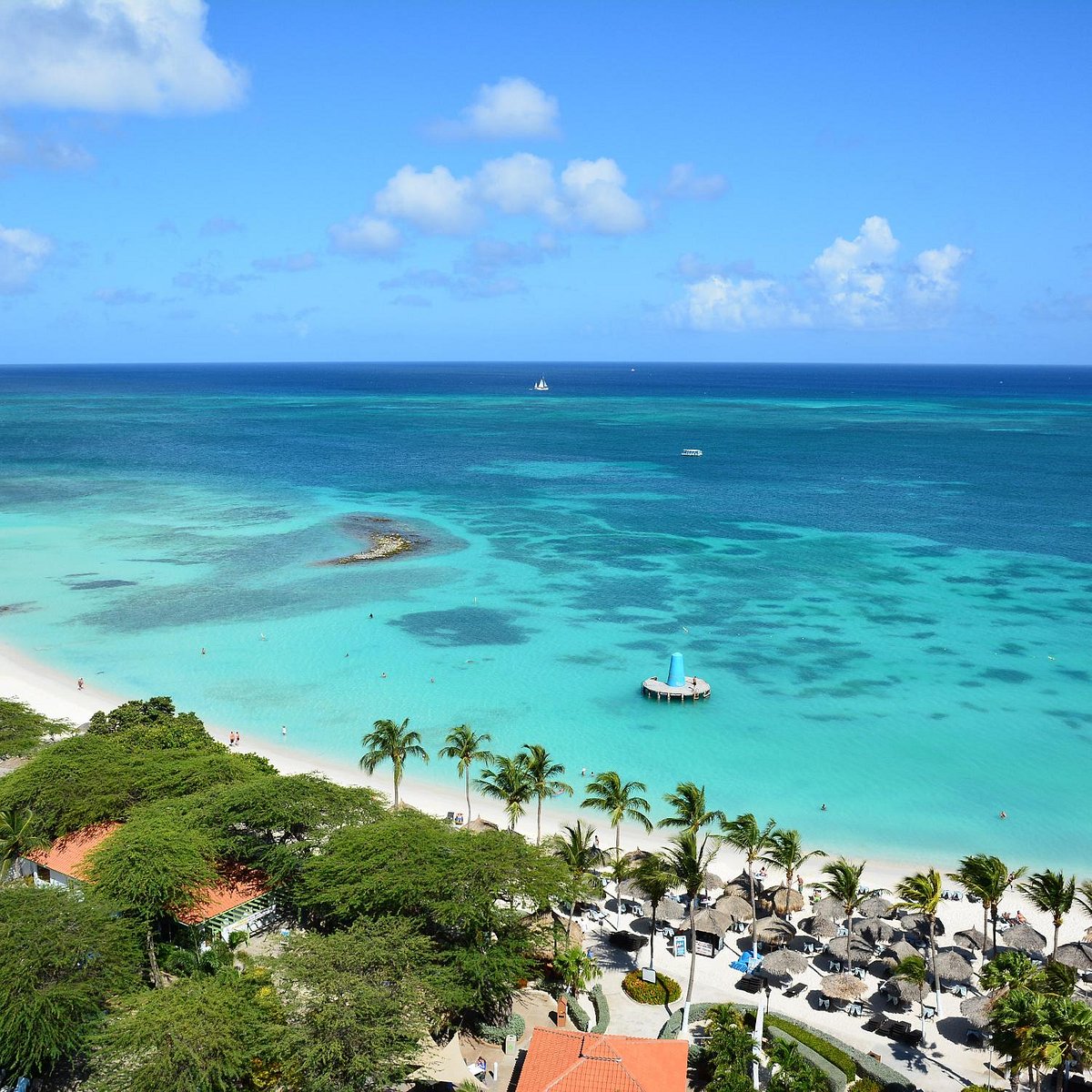 Da Lampedusa alle Hawaii. Le 25 spiagge più belle del mondo Da Lampedusa alle Hawaii. Le 25 spiagge più belle del mondo