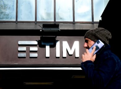 Rete, Cdp vuole Tim e sfida Kkr: pronta un’offerta da 20 miliardi di euro