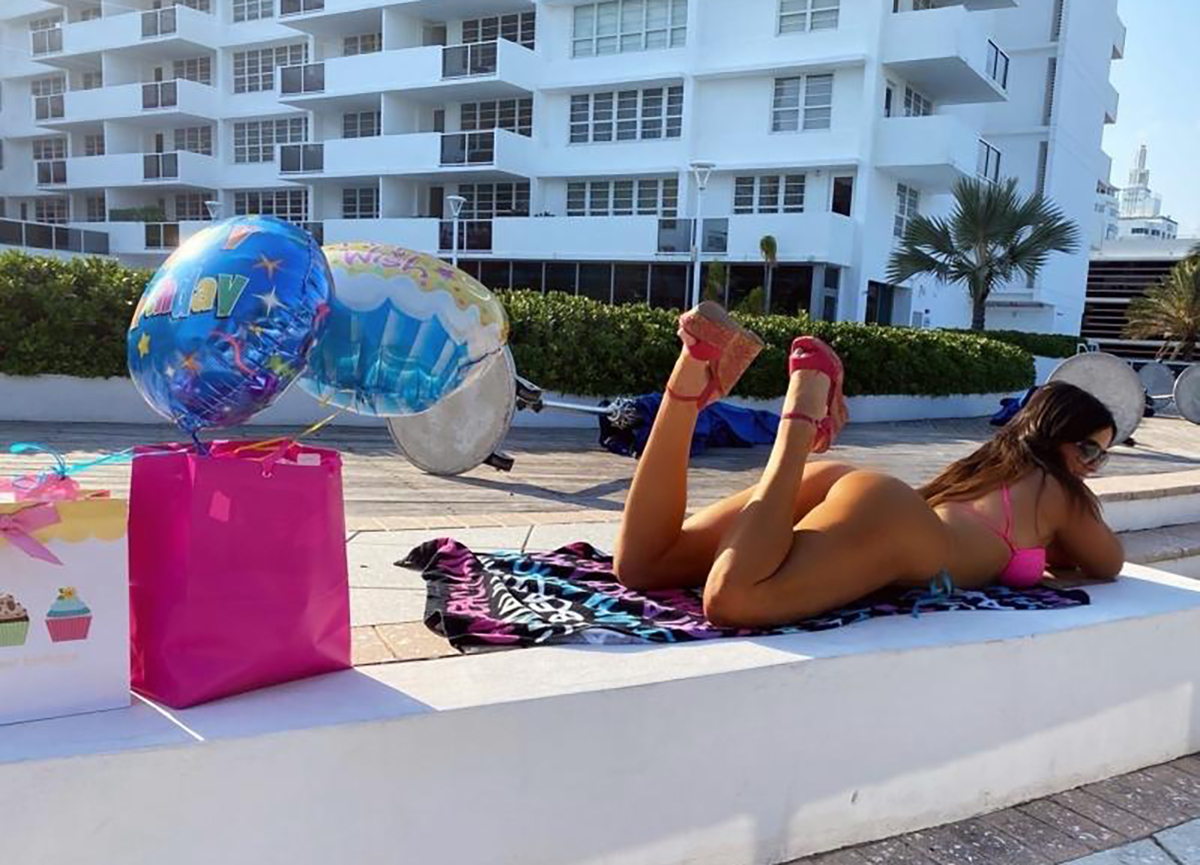 Claudia Romani passione Milan: la modella fa gol al Tottenham di Conte